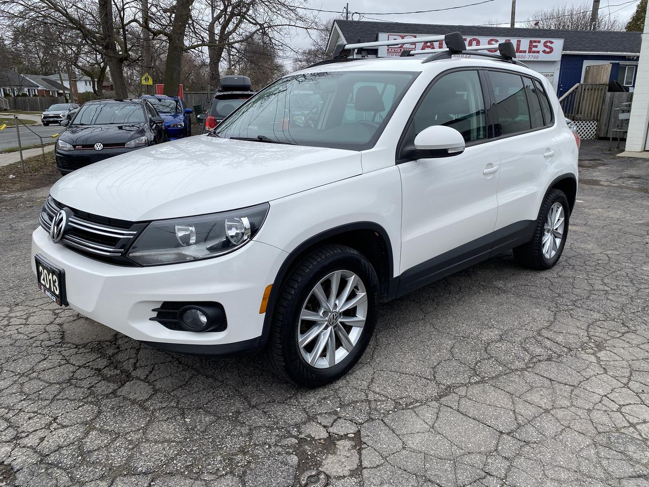 2013 Volkswagen Tiguan Automatic/AWD/4 Cylinder/Leather/Panoroof Photo