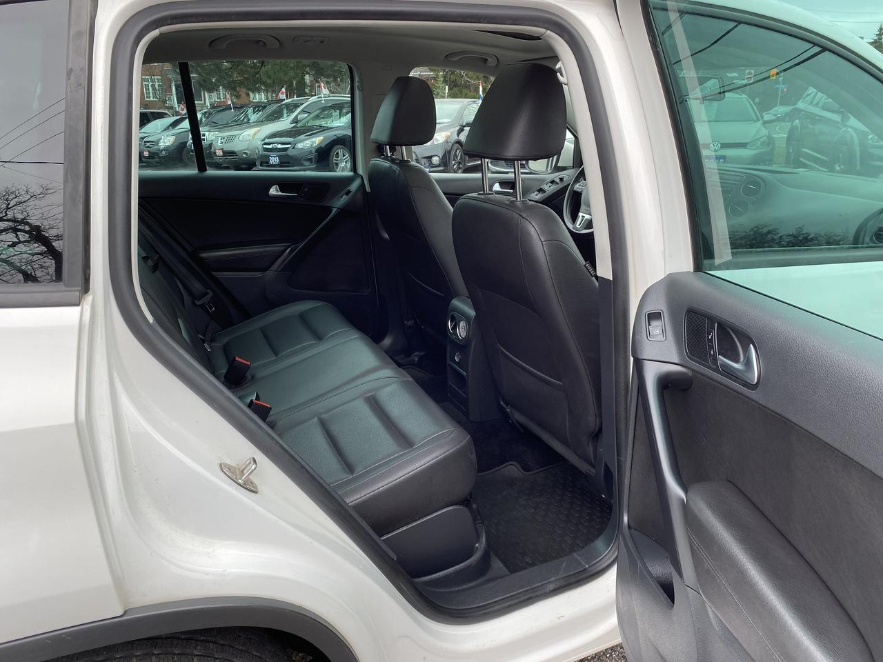 2013 Volkswagen Tiguan Automatic/AWD/4 Cylinder/Leather/Panoroof Photo