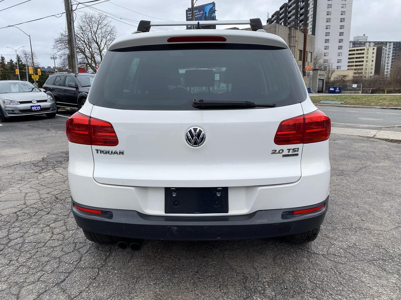 2013 Volkswagen Tiguan Automatic/AWD/4 Cylinder/Leather/Panoroof Photo