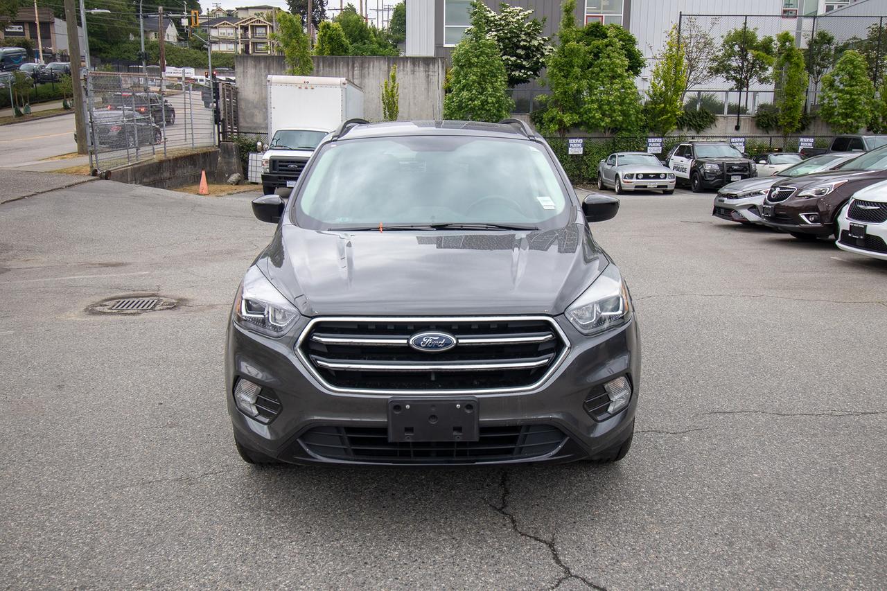 2017 Ford Escape 4WD SE Photo2