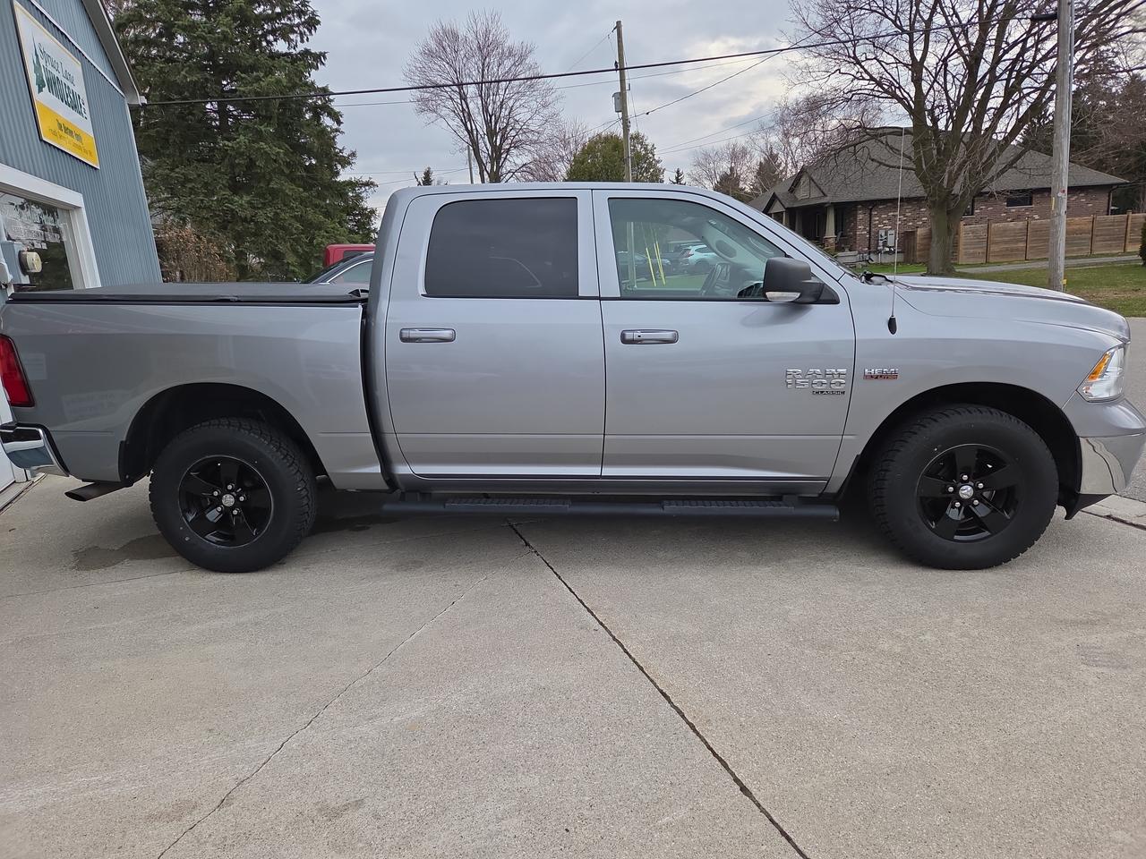 2022 RAM 1500 Classic SLT Photo2