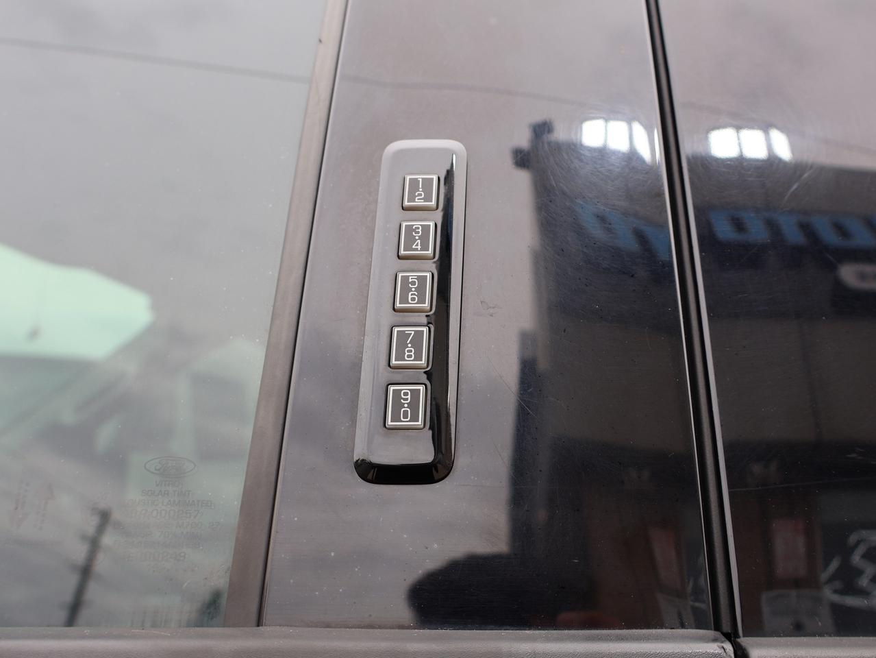 2019 Ford F-150 XTR CREW 4WD CERTIFIED *ACCIDENT FREE*2nd WINTER* CAMERA BLUETOOTH CRUISE ALLOYS Photo