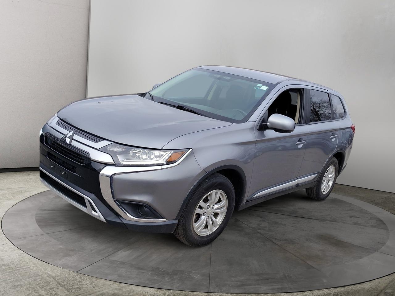 2019 Mitsubishi Outlander ES Photo0