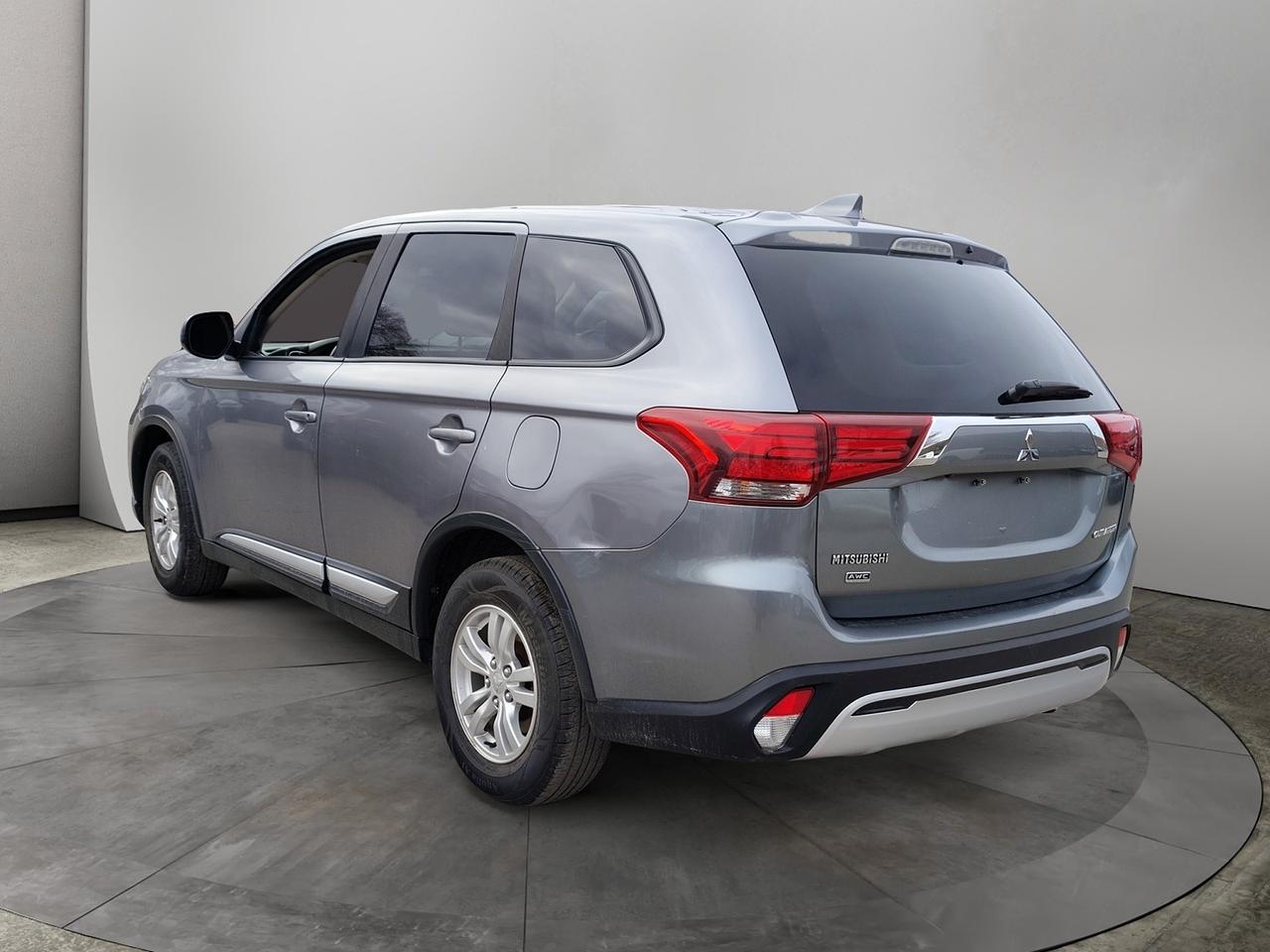 2019 Mitsubishi Outlander ES Photo