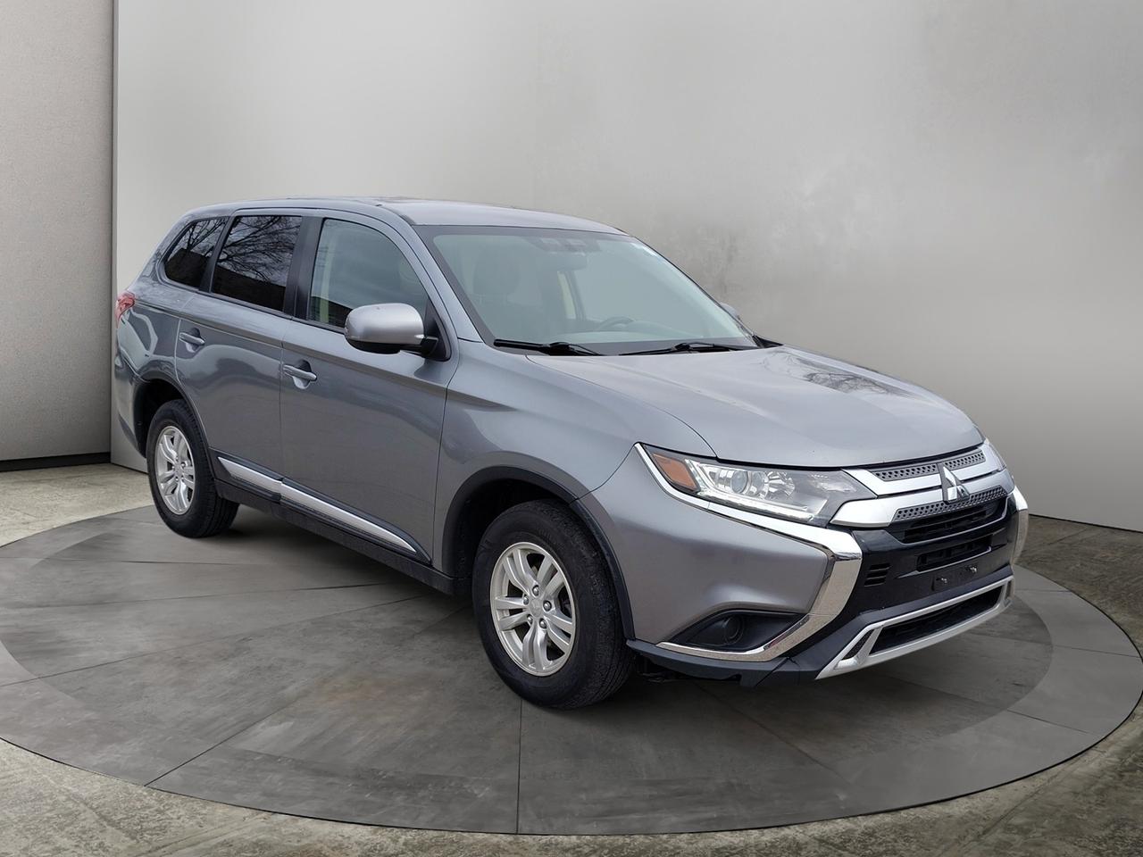 2019 Mitsubishi Outlander ES Photo