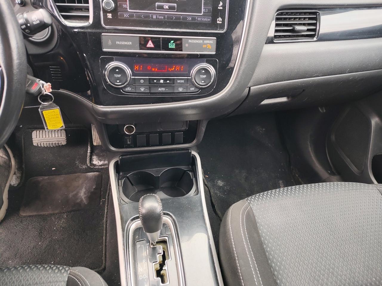 2019 Mitsubishi Outlander ES Photo