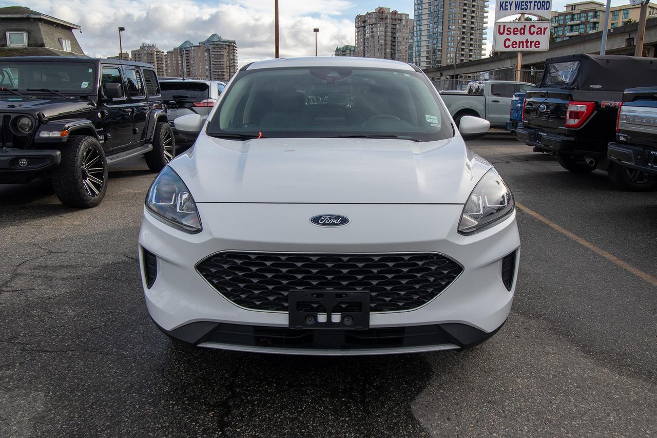 2020 Ford Escape SE Photo2