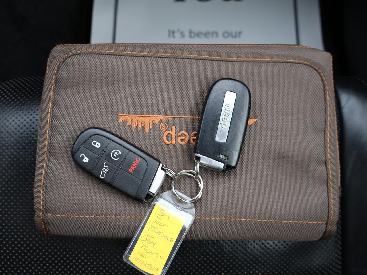 2018 Jeep Grand Cherokee V6 LIMITED 4WD CERTIFIED *ACCIDENT FREE*2ND WINTER* CAMERA NAV BLUETOOTH LEATHER COOL/HEAT SEAT/STEERING SUNROOF CRUISE ALLOYS Photo