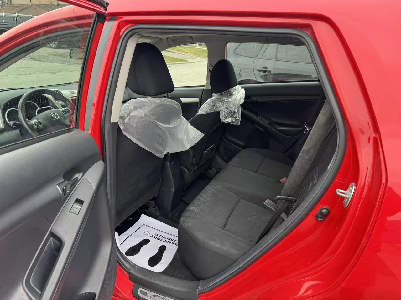 2011 Toyota Matrix S AUTO SUNROOF Photo