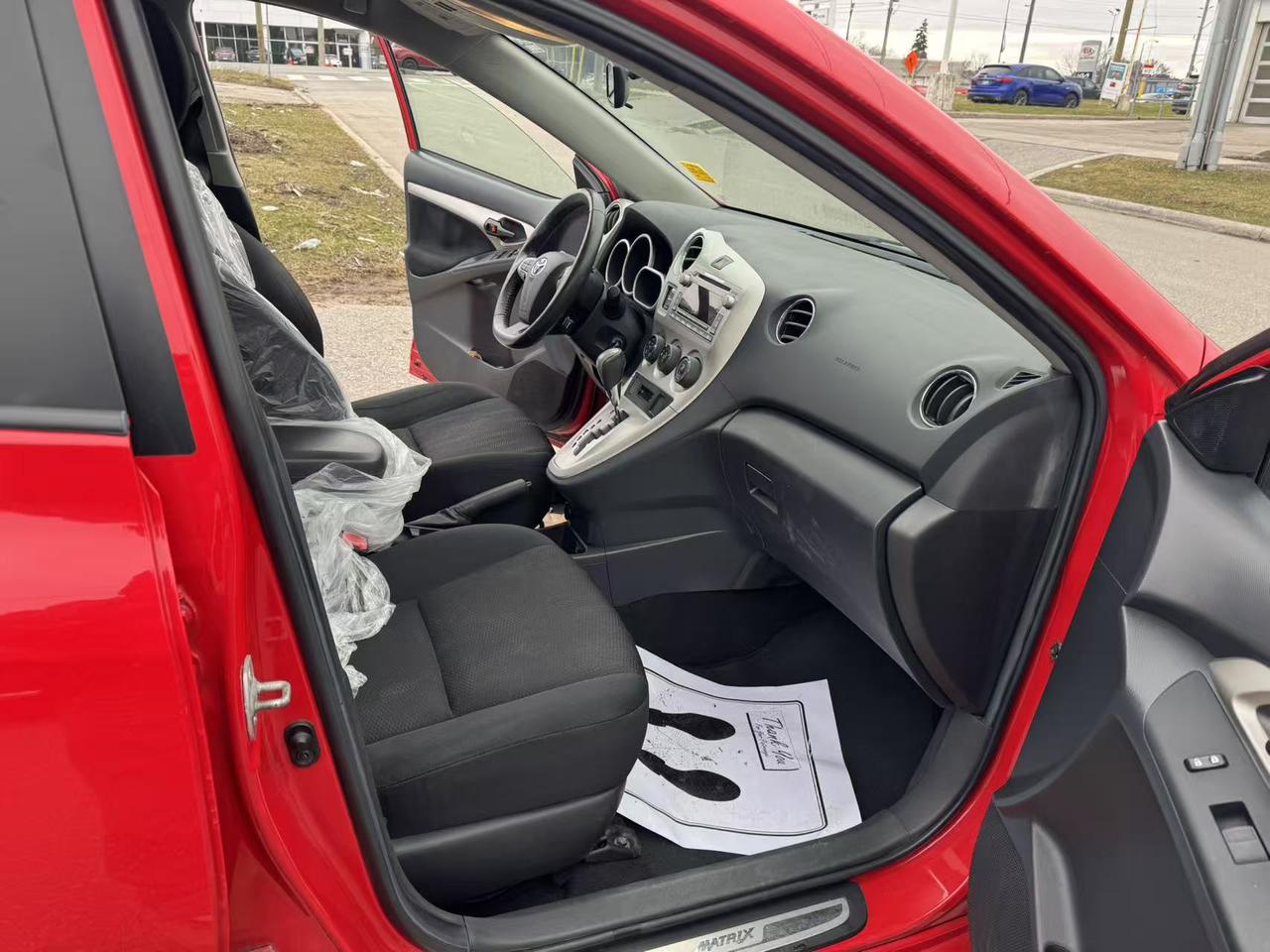 2011 Toyota Matrix S AUTO SUNROOF Photo