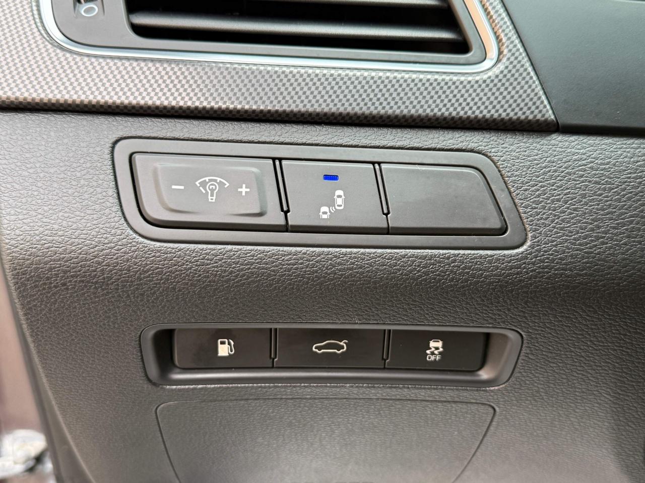 2015 Hyundai Sonata 4dr Sdn 2.4L Auto Sport Tech Photo