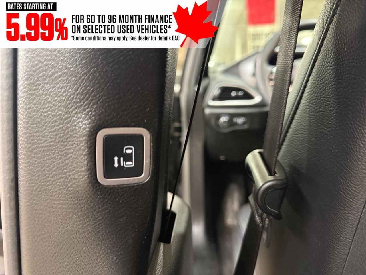 2022 Chrysler Pacifica Touring L FWD Photo