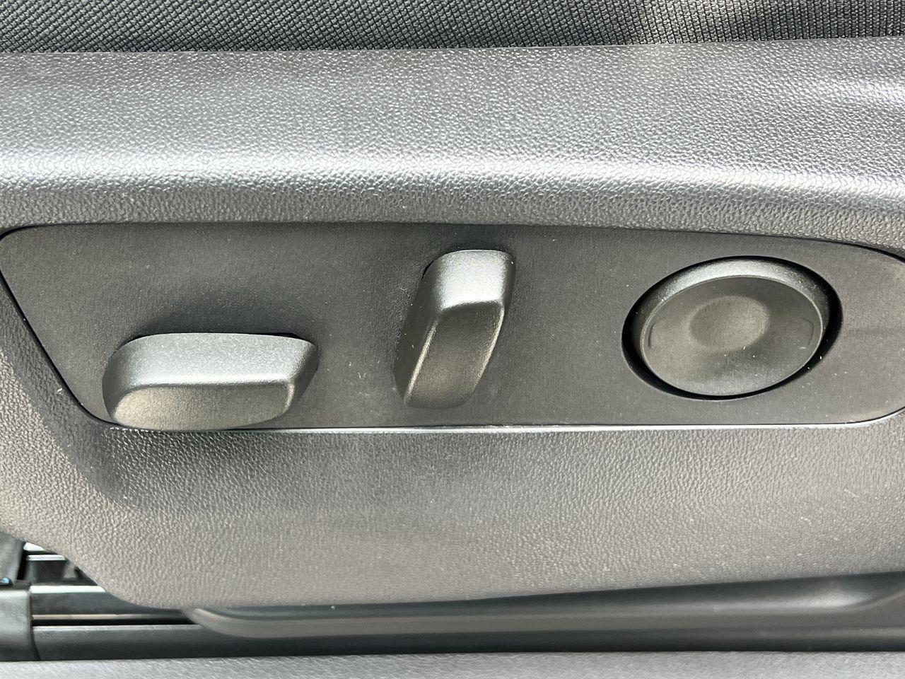 2024 Chevrolet Silverado 1500 Custom Trail Boss 4x4, POWER REAR MIRRORS, CRUISE CONTROL, BACK UP CAM, SIRIUS XM!! Photo