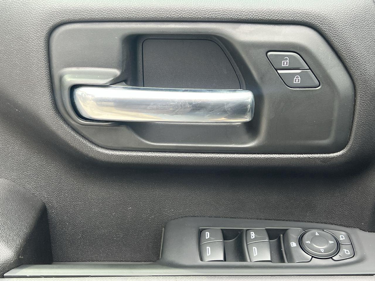 2024 Chevrolet Silverado 1500 Custom Trail Boss 4x4, POWER REAR MIRRORS, CRUISE CONTROL, BACK UP CAM, SIRIUS XM!! Photo