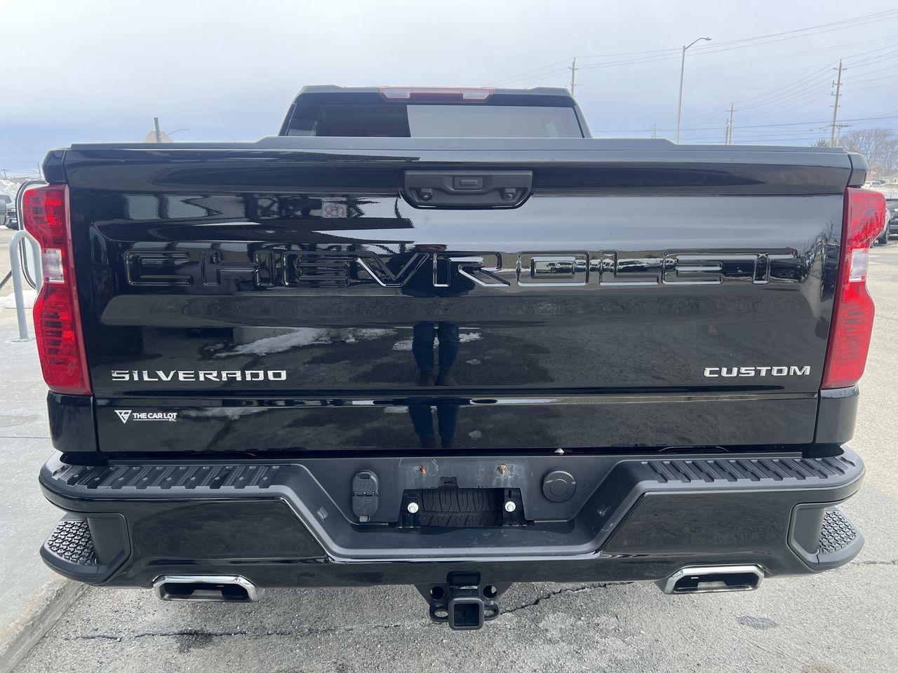 2024 Chevrolet Silverado 1500 Custom Trail Boss 4x4, POWER REAR MIRRORS, CRUISE CONTROL, BACK UP CAM, SIRIUS XM!! Photo