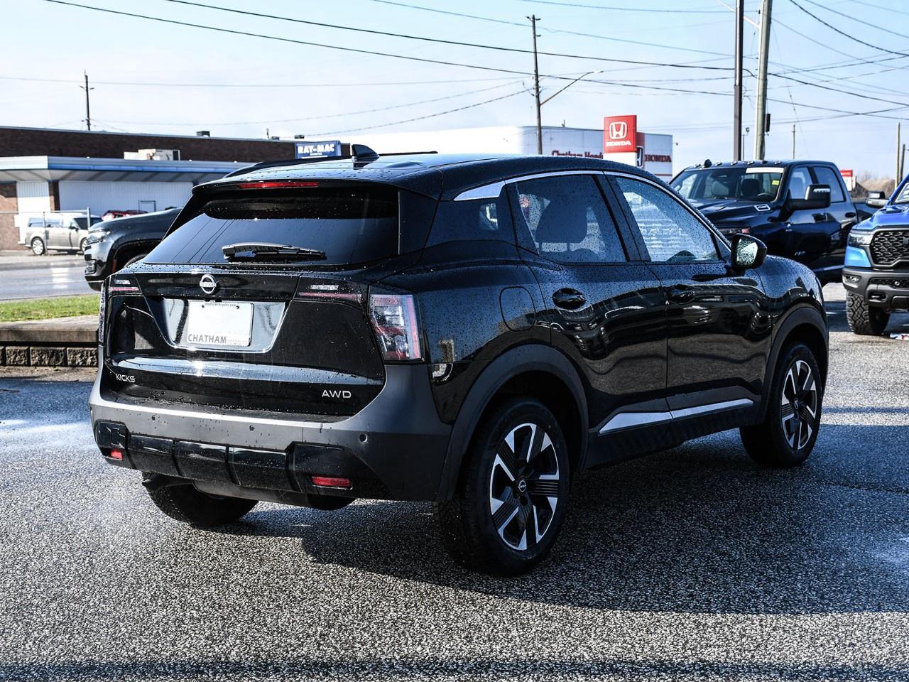 2025 Nissan Kicks SV AWD Photo