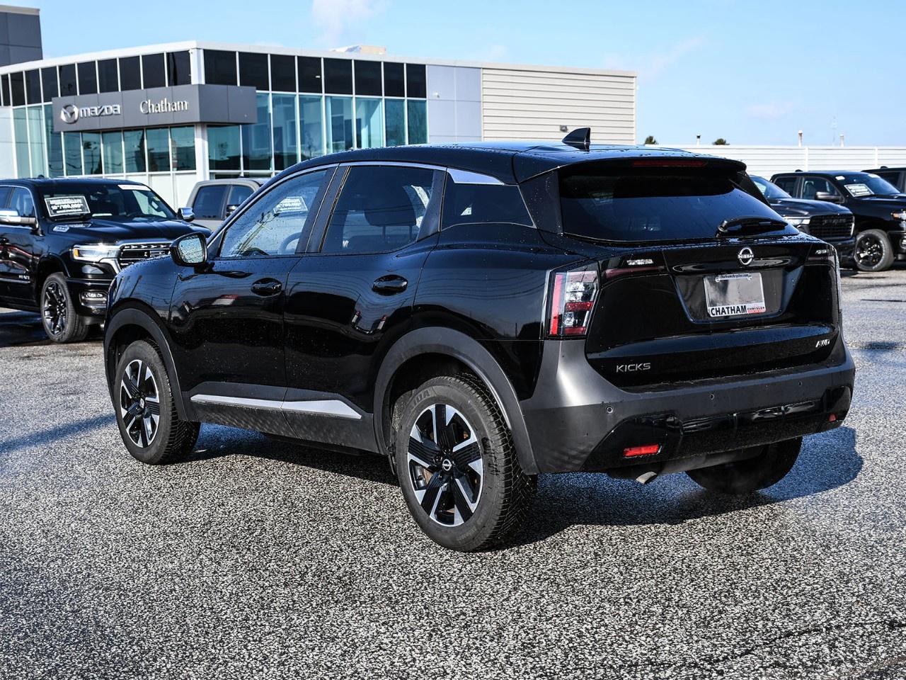 2025 Nissan Kicks SV AWD Photo