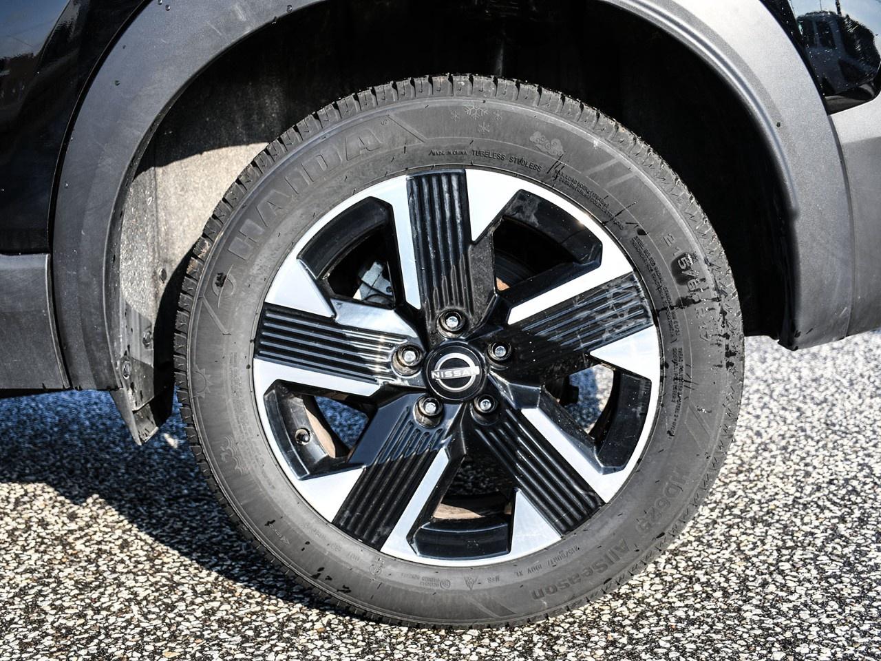 2025 Nissan Kicks SV AWD Photo