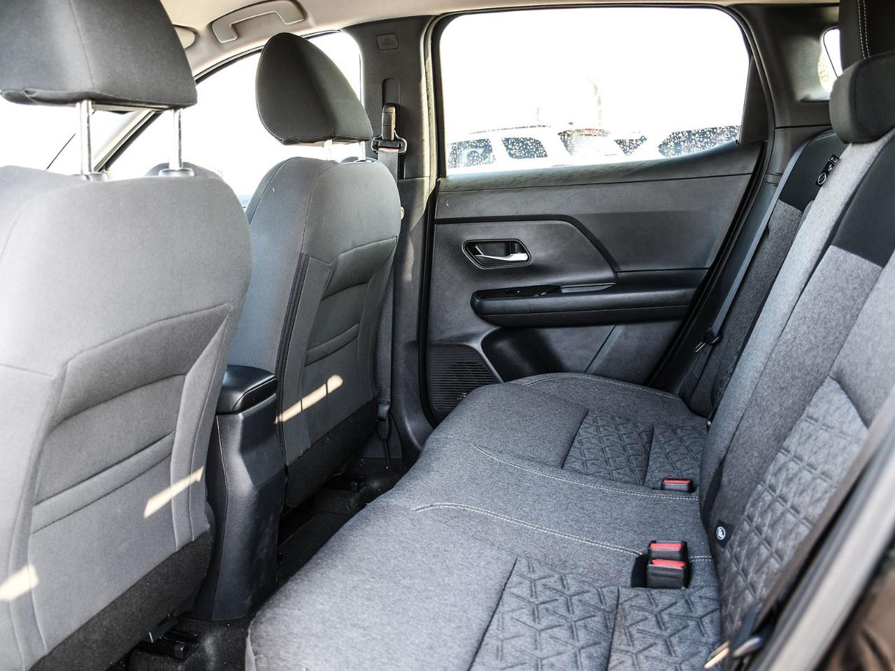 2025 Nissan Kicks SV AWD Photo