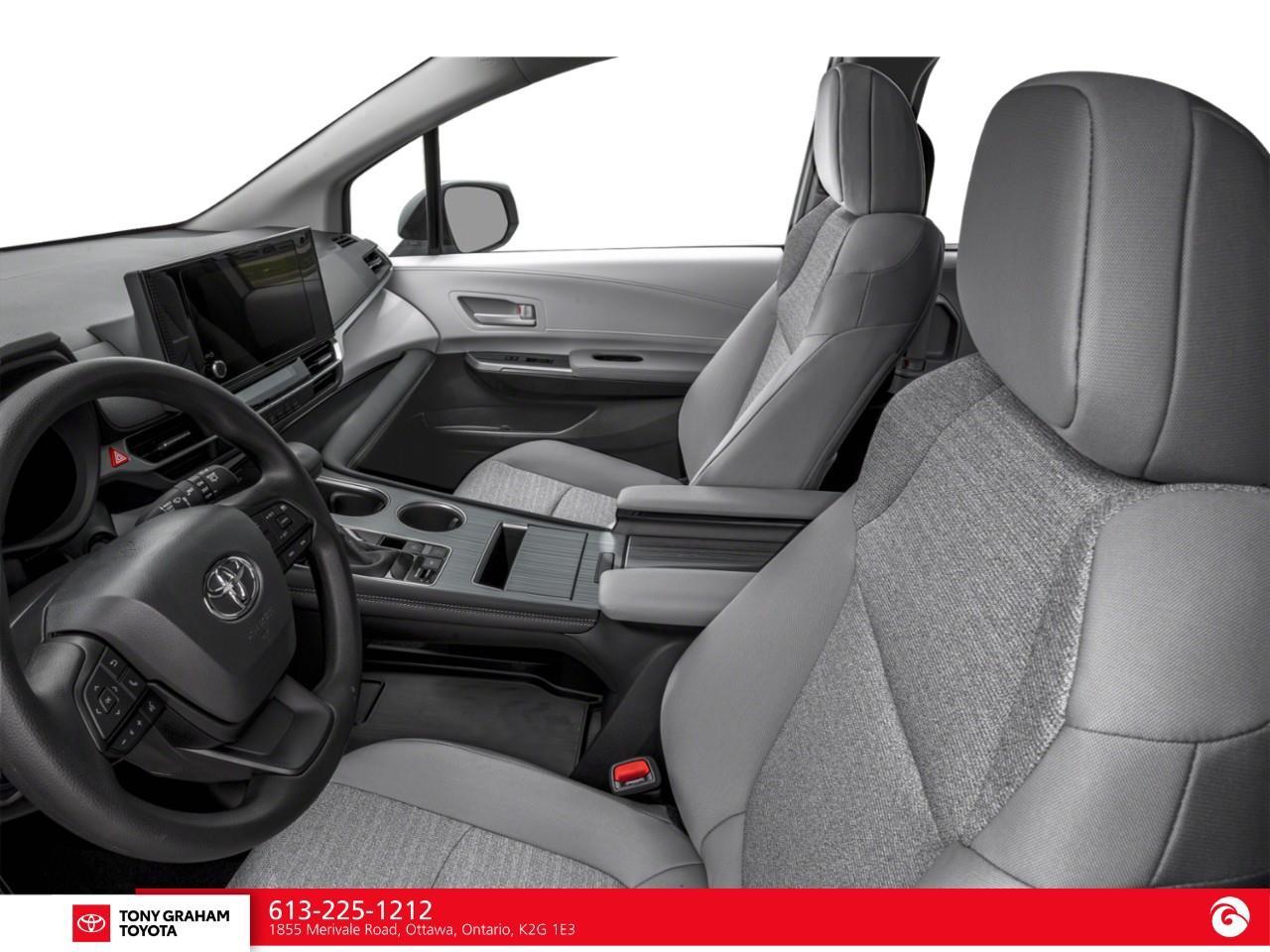 2025 Toyota Sienna LE 8-Passenger Photo