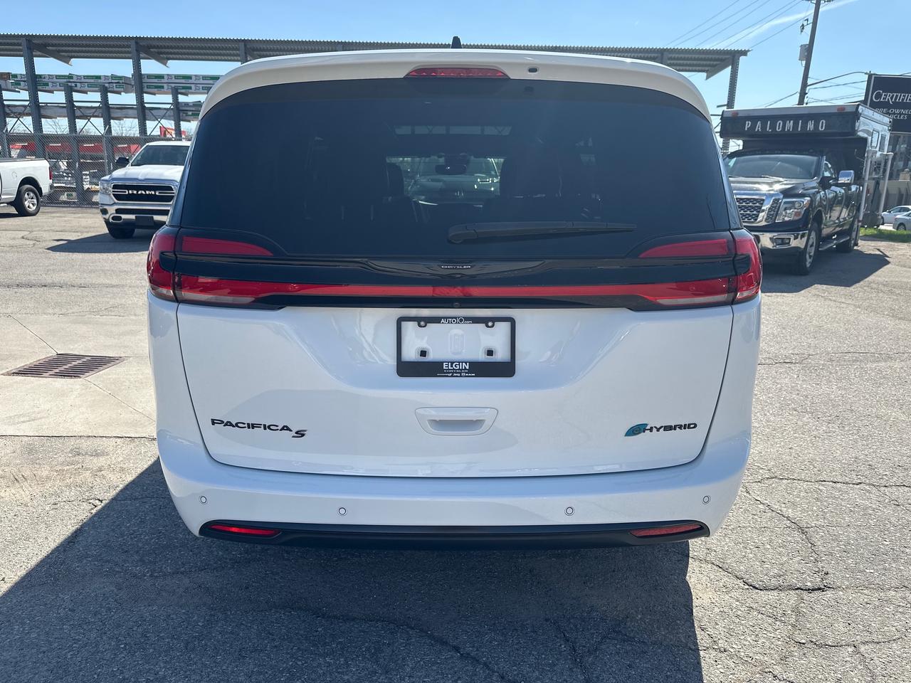 2024 Chrysler Pacifica Hybrid Select POWER SUNROOF | HEAT/VENT LEATHER SEATING | APPLE Photo3