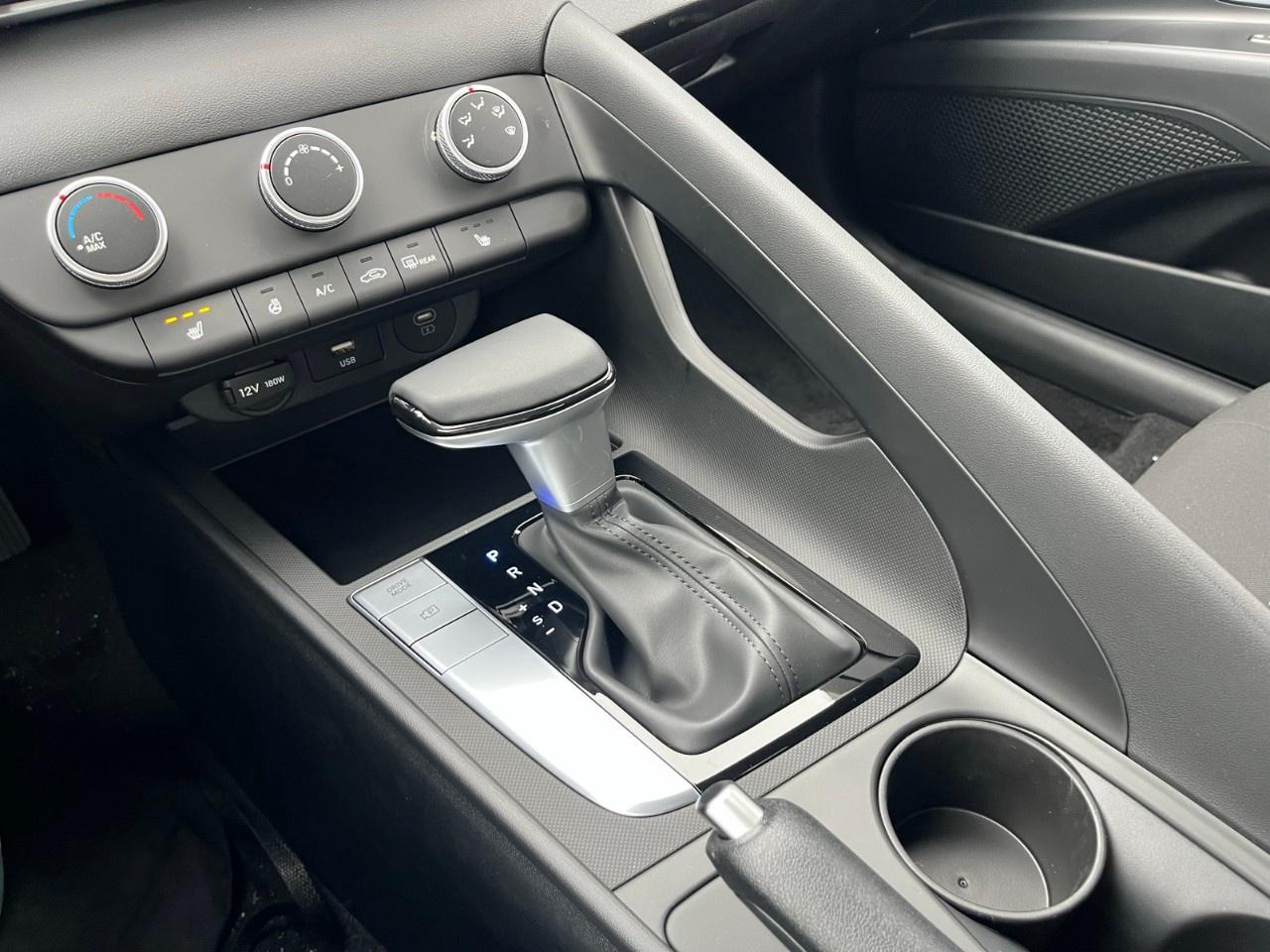 2026 Hyundai Elantra Preferred IVT Photo