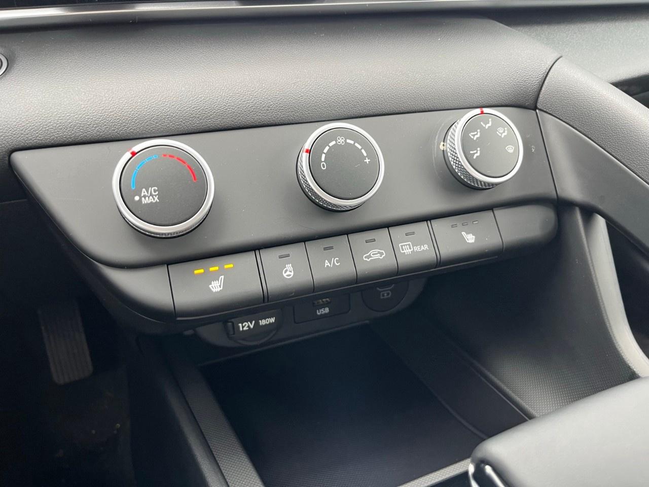 2026 Hyundai Elantra Preferred IVT Photo