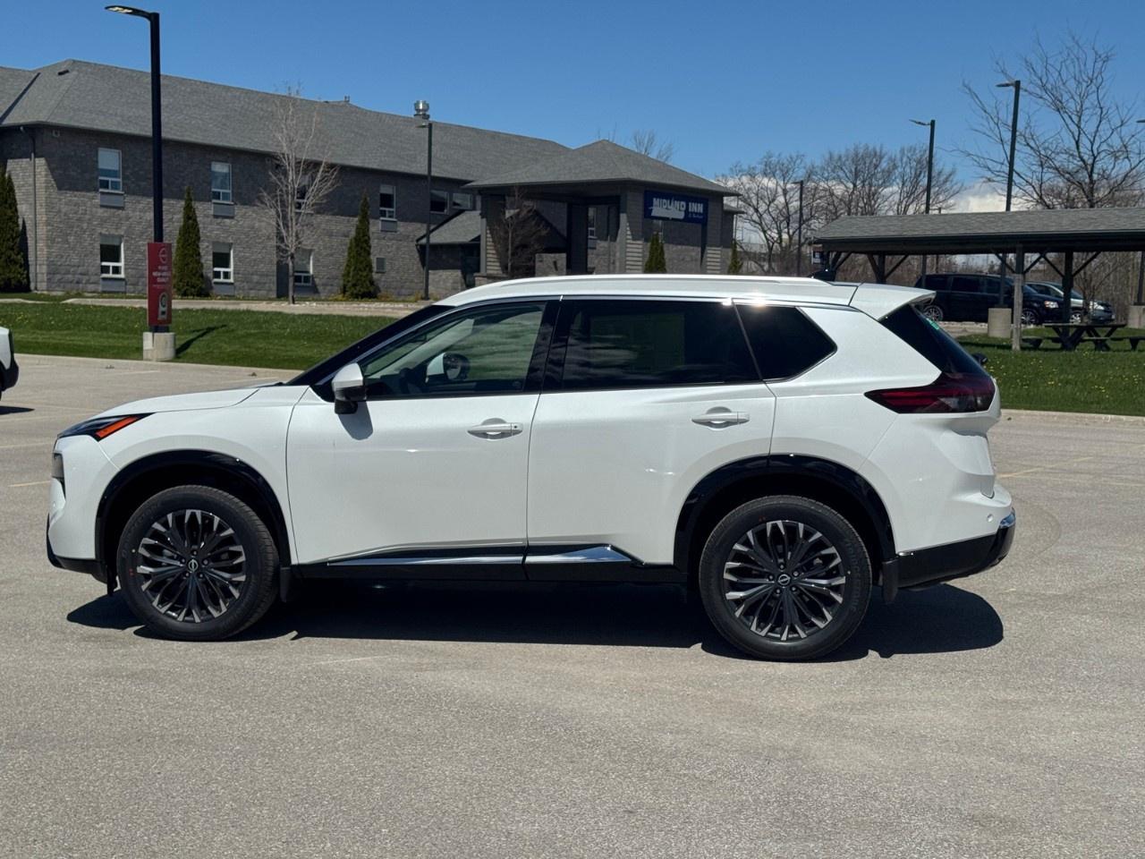2026 Nissan Rogue AWD Platinum Photo