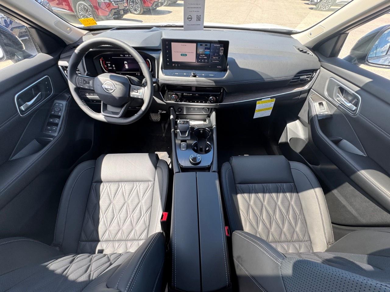 2026 Nissan Rogue AWD Platinum Photo