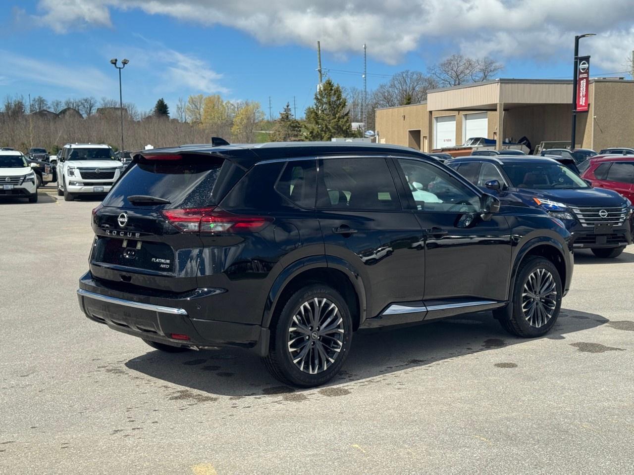 2026 Nissan Rogue AWD Platinum Photo