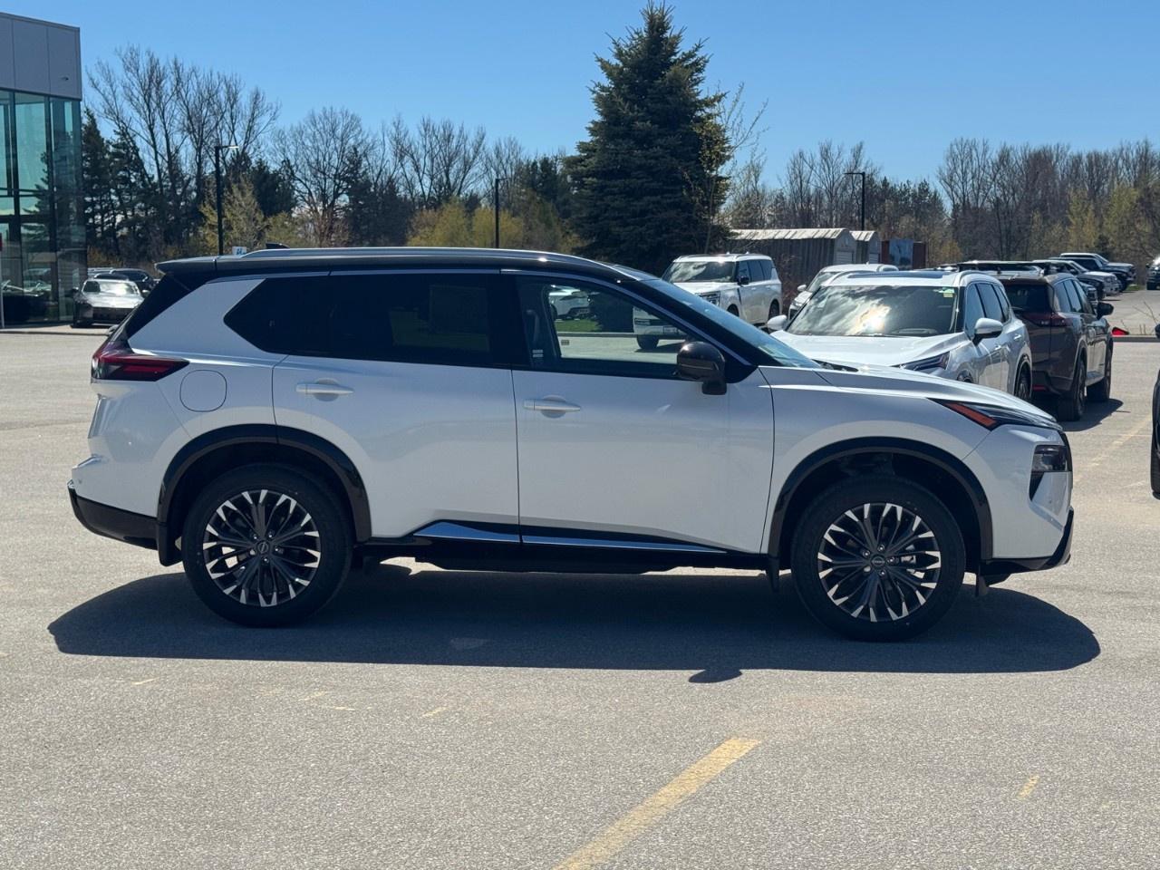 2026 Nissan Rogue AWD Platinum Photo
