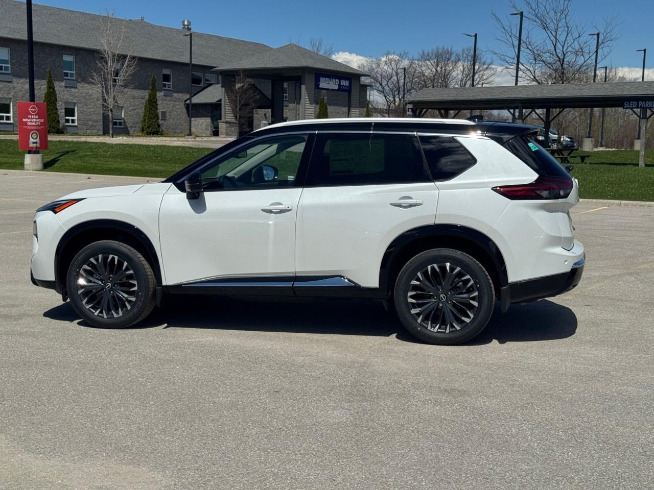 2026 Nissan Rogue AWD Platinum Photo