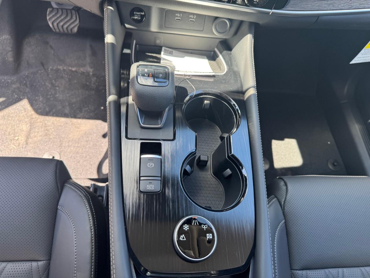 2026 Nissan Rogue AWD Platinum Photo