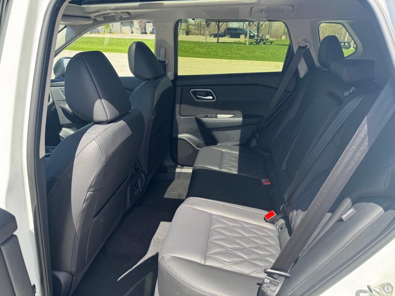 2026 Nissan Rogue AWD Platinum Photo
