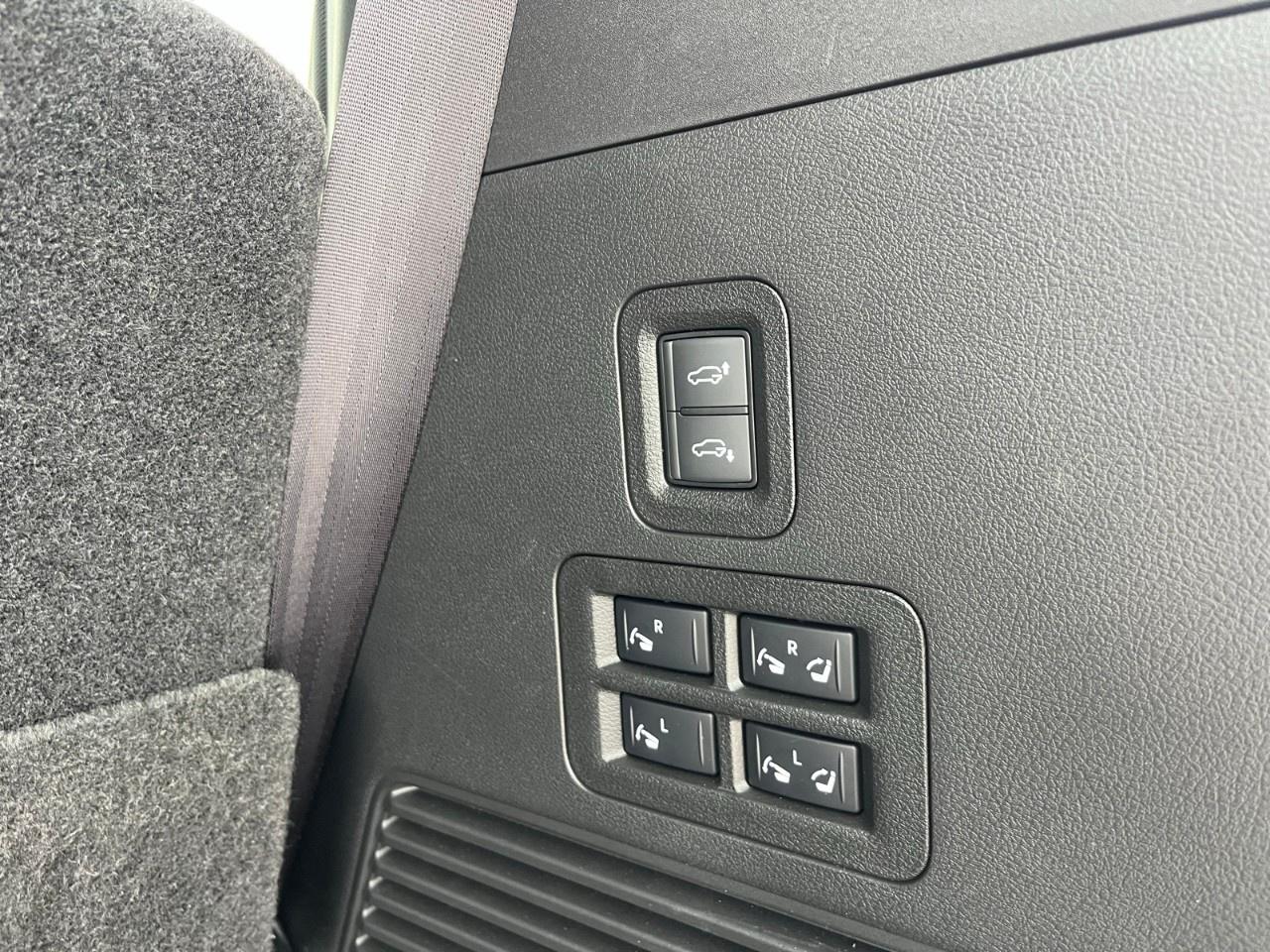 2026 Nissan Armada 4x4 Platinum Reserve Photo