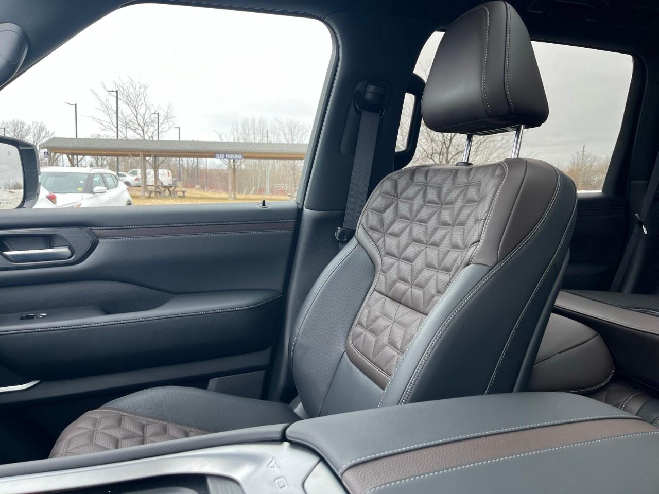 2026 Nissan Armada 4x4 Platinum Reserve Photo