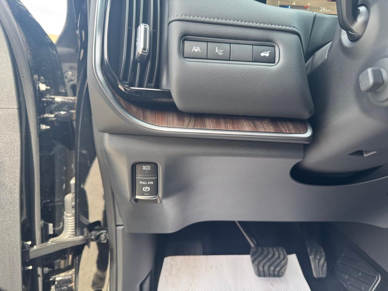 2026 Nissan Armada 4x4 Platinum Reserve Photo