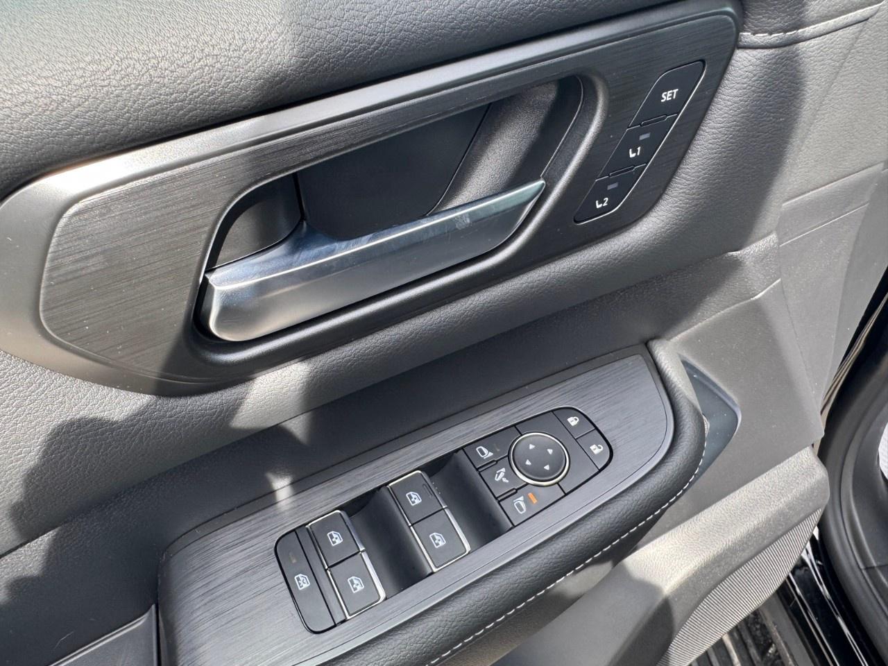 2026 Nissan Armada 4x4 Platinum Reserve Photo