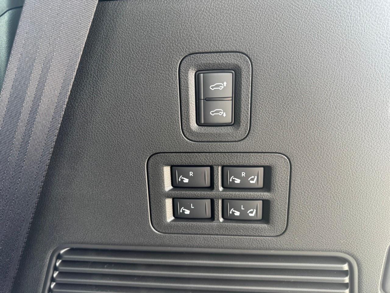 2026 Nissan Armada 4x4 Platinum Reserve Photo