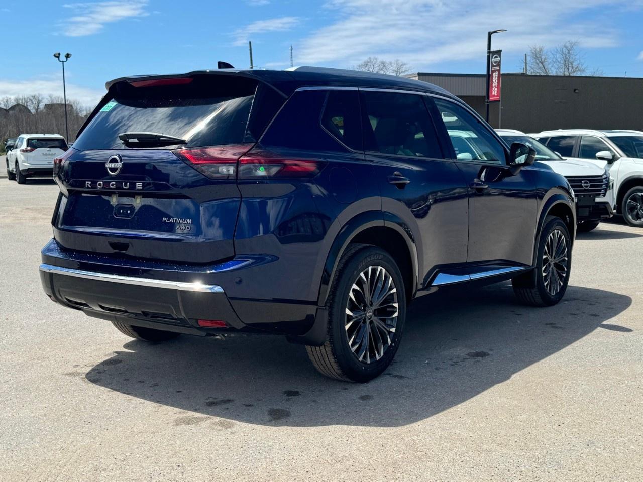 2026 Nissan Rogue AWD Platinum Photo2