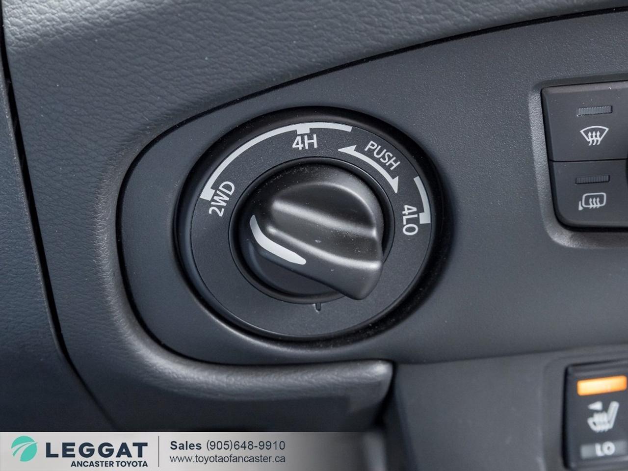 2022 Nissan Frontier Crew Cab PRO-4X Standard Bed 4x4 Photo
