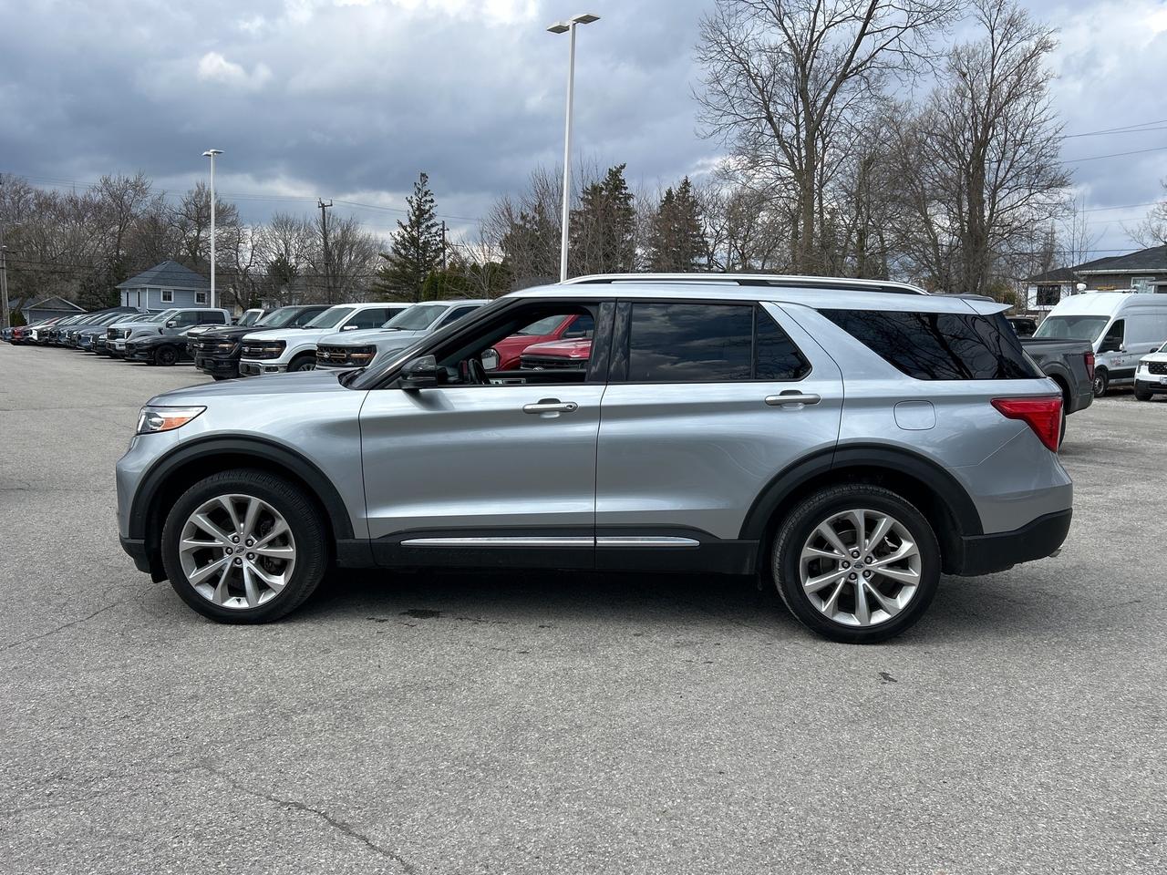2022 Ford Explorer Platinum 4WD Photo