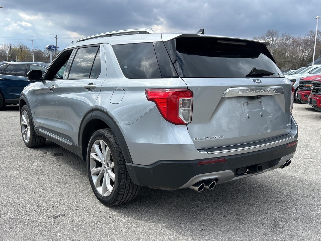 2022 Ford Explorer Platinum 4WD Photo