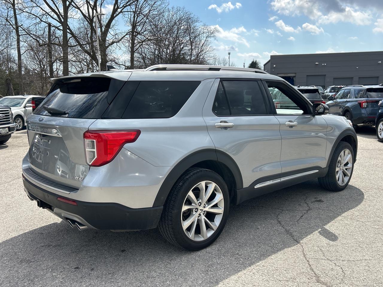 2022 Ford Explorer Platinum 4WD Photo