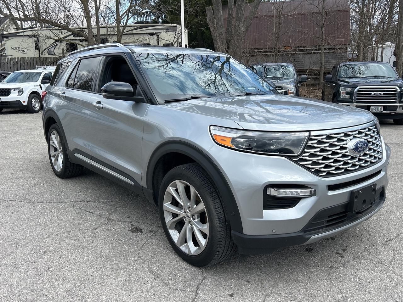 2022 Ford Explorer Platinum 4WD Photo