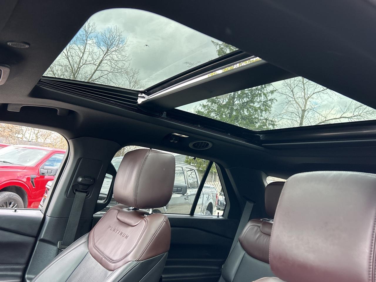 2022 Ford Explorer Platinum 4WD Photo