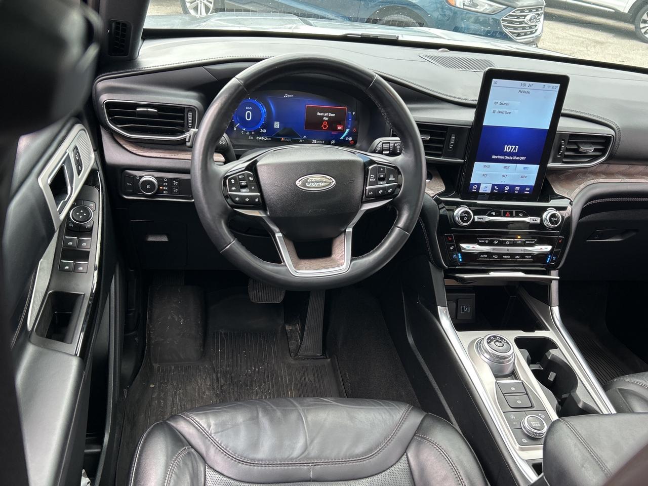2022 Ford Explorer Platinum 4WD Photo