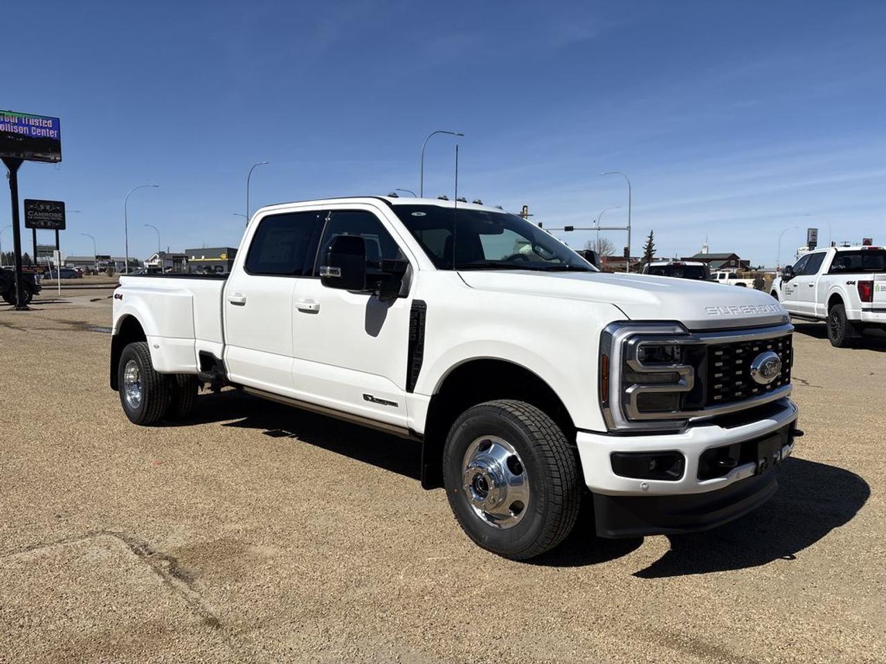 2026 Ford F-350 Super Duty DRW PLATINUM 8' Box 723A