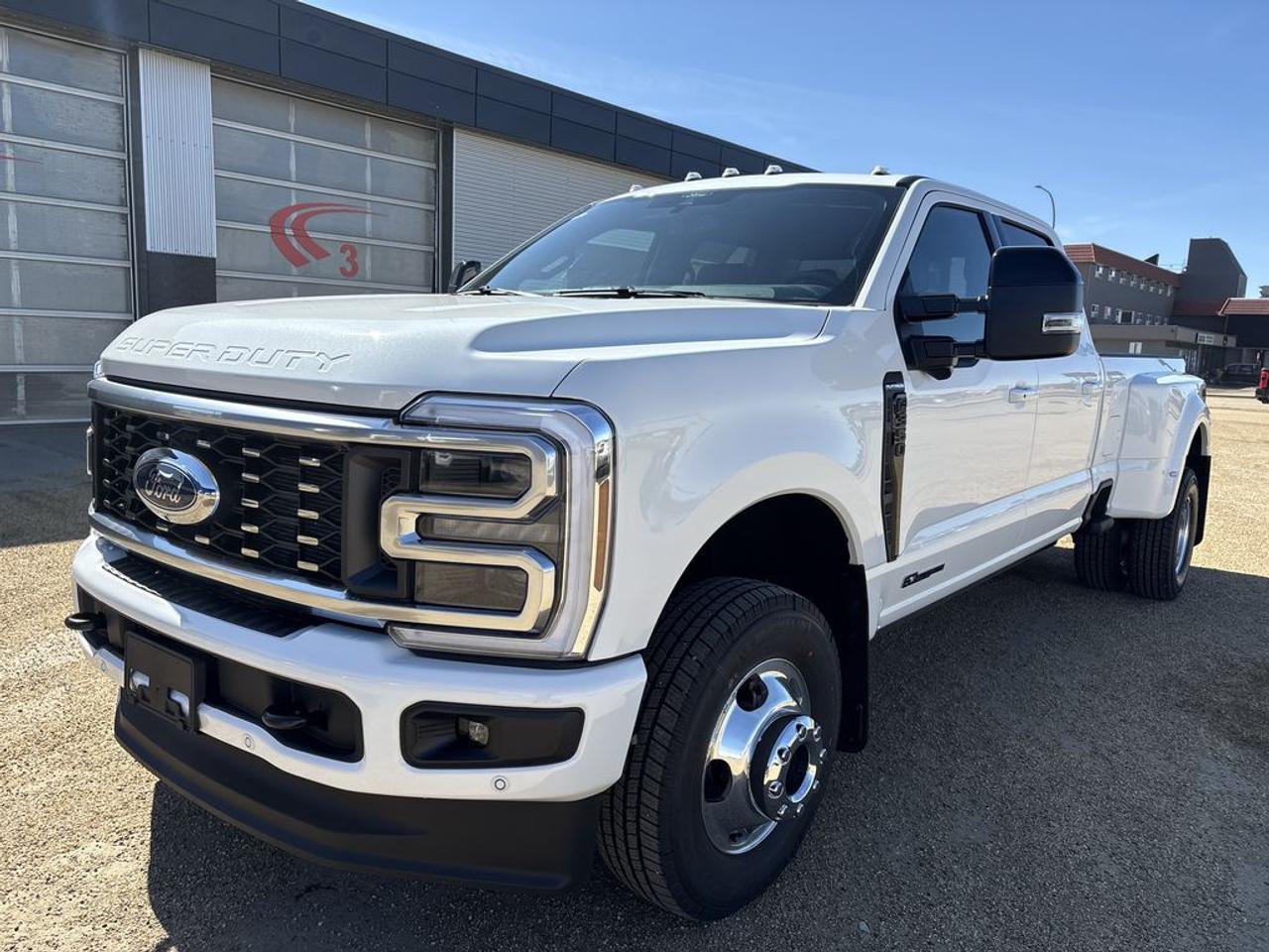 2026 Ford F-350 Super Duty DRW PLATINUM 8' Box 723A Photo1