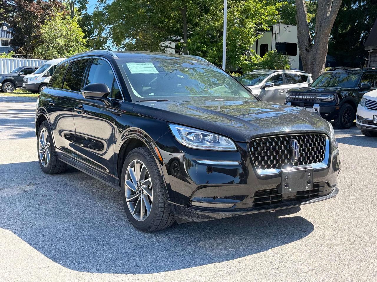 2022 Lincoln Corsair Grand Touring AWD Photo2
